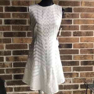 CHELSEA 28 Sleeveless Round Neck Shift White Dress